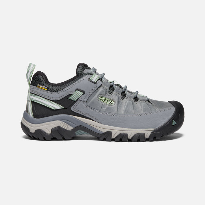 7 Best Hiking Shoes for Women 2022 (Ranked & Reviewed) - Best Hiking Shoes for Women Best for Wide Feet Keen Targhee III wp low