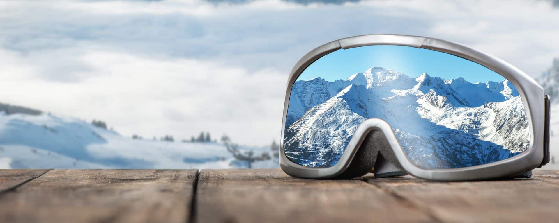 How To Choose Ski Goggles - Feature Image